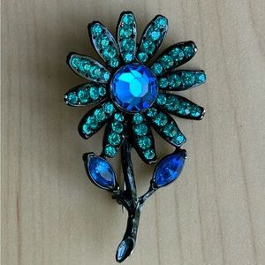 Vintage 1960’s Capri Turquoise and Blue Rhinestone Black Enamel Flower Brooch!
